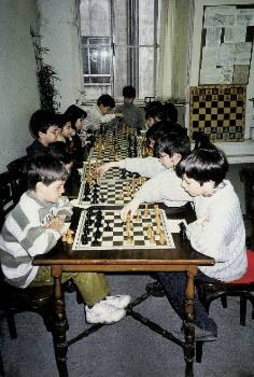 Σκάκι: Μοναδική ευκαιρία για την απόκτηση τρόπου σκέψης, κρίσης και υπομονής. Το καλό ξεκίνημα; Από τις τάξεις του νηπιαγωγείου!