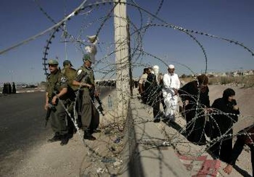 Καθημερινή εικόνα της ισραηλινής κατοχής στα παλαιστινιακά εδάφη