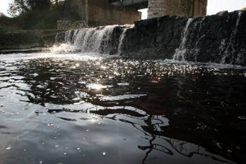 Επτά μήνες από τότε που έγινε και επίσημα γνωστή η μόλυνση στον Ασωπό ποταμό και ότι το πόσιμο νερό είναι δηλητήριο, δεν έχει γίνει ακόμη τίποτα