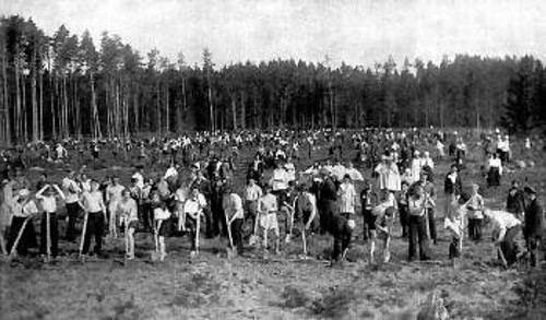Φοιτητές σε εθελοντική εργασία στην ΕΣΣΔ, τη δεκαετία του 1920
