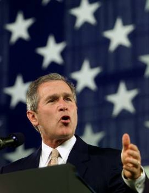 Ο Τζ. Μπους την ώρα που αναγγέλλει το «νέο αμυντικό του δόγμα»