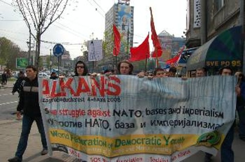 Από το καραβάνι αλληλεγγύης που διοργάνωσε η ΚΝΕ πέρυσι τον Απρίλη σε χώρες των Βαλκανίων, ενάντια στα ιμπεριαλιστικά σχέδια που διαιρούν τους λαούς και υποθάλπουν εθνικιστικά πάθη