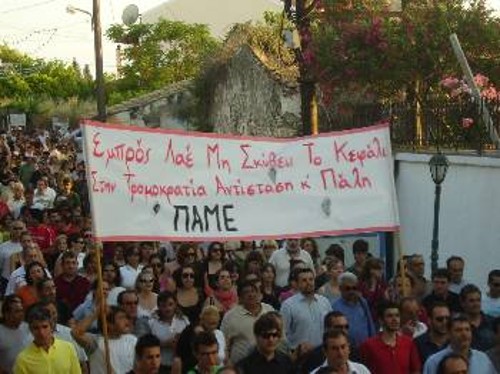 Μαζική λαϊκή καταδίκη της βάρβαρης δολοφονικής επίθεσης των ΜΑΤ, από τους κατοίκους της Λευκίμμης που πραγματοποίησαν συλλαλητήριο διαμαρτυρίας, προχτές την Κυριακή