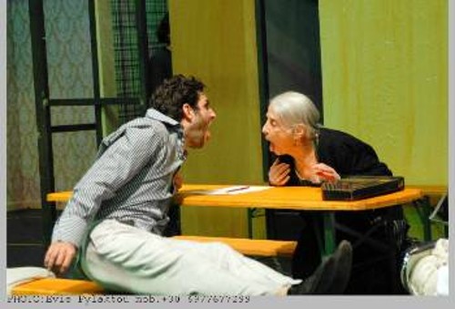 Η Αλέκα Παϊζη στην τελευταία παράσταση της ζωής της, «Ιστορίες από το δάσος της Βιέννης», με το Εθνικό Θέατρο, στα πλαίσια του περσινού Φεστιβάλ Αθηνών