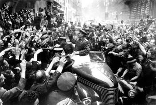 Πράγα 1945: Ο Σοβιετικός Στρατός απελευθερώνει την Τσεχοσλοβακία