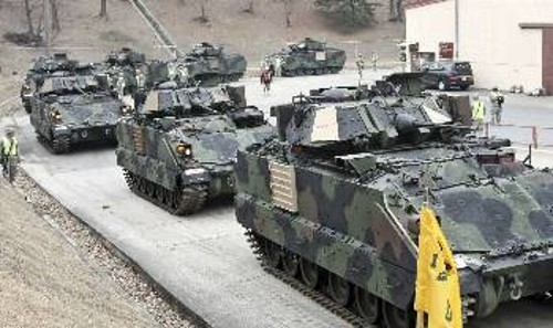 Από πρόσφατες στρατιωτικές ασκήσεις των Αμερικανών στο Τσιλγκόκ της Νότιας Κορέας...