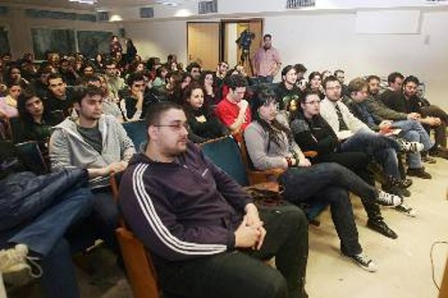 Στιγμιότυπο από την εκδήλωση στο Εργατικό Κέντρο Θεσσαλονίκης