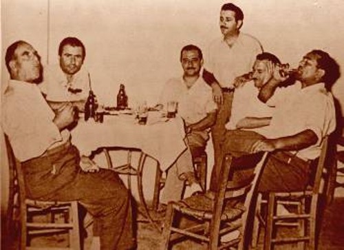 Στράτος Παγιουμτζής, ο ποιητής και στιχουργός Κώστας Βίρβος, ο Ζαμπέτας κι άλλοι τρεις φίλοι αρχές του '50