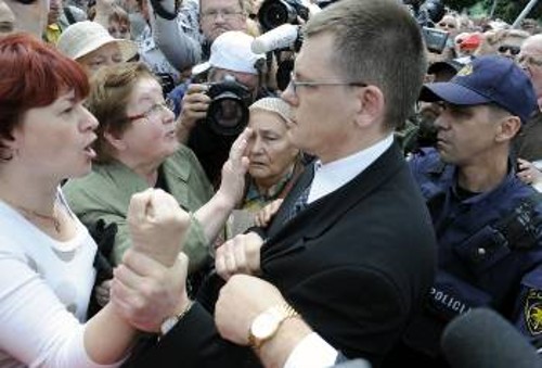 Από τις πρόσφατες διαμαρτυρίες στη Ρίγα ενάντια στα αντιλαϊκά μέτρα της κυβέρνησης
