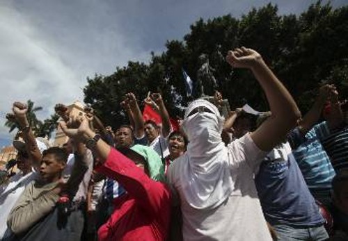 Συνεχίζονται οι λαϊκές διαδηλώσεις στην Τεγκουσιγκάλμπα