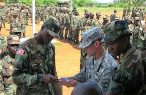 Ο αμερικανικός στρατός έχει αρκετές βάσεις στην Αφρική (εδώ στη Λιβερία) αλλά ετοιμάζει επέκταση, στο όνομα της «αντιμετώπισης της τρομοκρατίας»...
