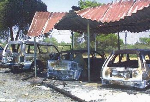 Αυτοκίνητα της Αγγλικής Βάσης στην Κύπρο μετά την... περιποίηση που δέχτηκαν από τους κύπριους διαδηλωτές