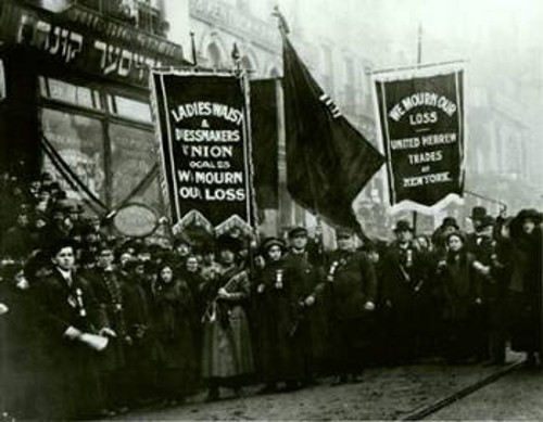 Στις 8 Μαρτίου 1857, μια ομάδα των απεργών από την κλωστοϋφαντουργία διαδήλωσαν στη Νέα Υόρκη απαιτώντας καλύτερες συνθήκες εργασίας και ίσα δικαιώματα για τις γυναίκες. «Αξιοπρεπείς μισθούς! Εργασία δέκα ώρες την ημέρα!» η κραυγή τους