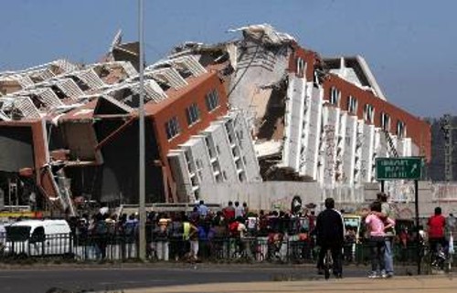 Τεράστια η καταστροφή από τον ισχυρότατο σεισμό