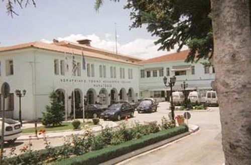 Μαμάτσειο Νομαρχιακό Νοσοκομείο Κοζάνης: Τυπική περίπτωση Ελληνα «ευεργέτη»,ο Κ. Μαμάτσιος έβαλε μόνο 3 από τα 13 εκατ. δρχ. που χρειάζονταν το 1954, για να γίνει το νοσοκομείο. Και πέρασε στην αιωνιότητα...