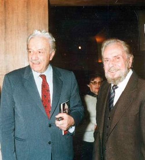 Με τον Γ. Ρίτσο στην παράσταση «Ξαφνικά πέρσι το καλοκαίρι» στο θέατρο «ΟΡΒΟ» (1988)