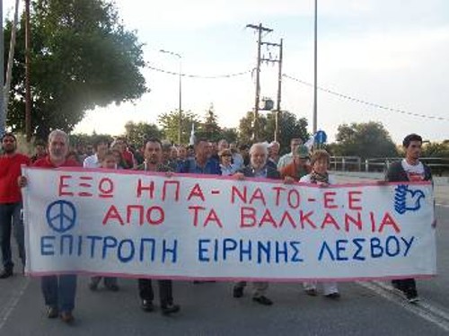 Στην πορεία ειρήνης από την Παναγιούδα στη Μυτιλήνη στην πρώτη γραμμή ήταν οι εκπρόσωποι της ΕΕΔΥΕ και του Παγκύπριου Συμβουλίου Ειρήνης