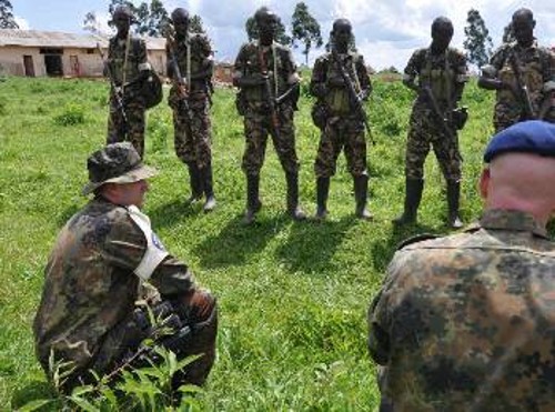 Στρατιωτικοί αξιωματούχοι της ΕΕ εκπαιδεύουν στο Τζιμπουτί το «στρατό» της Σομαλίας