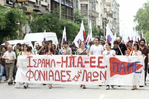 Από τη διαδήλωση του ΠΑΜΕ στη Θεσσαλονίκη, άμεση αντίδραση στο ισραηλινό έγκλημα