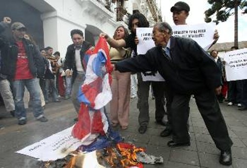 Από χθεσινές αντιαμερικανικές διαμαρτυρίες στο Εκουαδόρ
