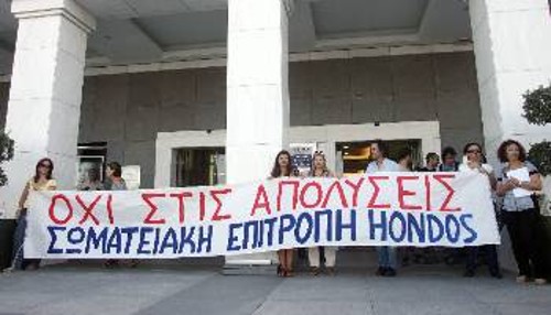 Οι πρωτοπόροι εργάτες και τα ταξικά συνδικάτα είναι εμπόδιο για τη μεγαλοεργοδοσία (φωτ. από παλιότερη κινητοποίηση στη Θεσσαλονίκη)