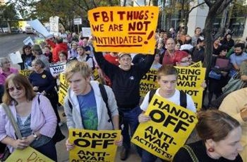 Διαδήλωση μετά τις συλλήψεις από το FBI