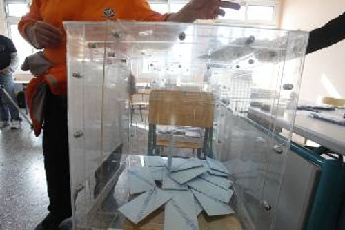 Τα δημοψηφίσματα θα αξιοποιηθούν από την κυβέρνηση σαν εργαλείο για τη νομιμοποίηση αντιδραστικών αλλαγών στο αστικό πολιτικό σύστημα