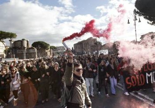 Από την χτεσινή μαζική διαδήλωση φοιτητών στη Ρώμη