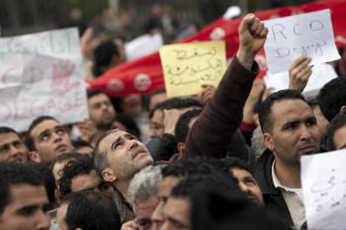 Επιμένει ο τυνησιακός λαός με διαδηλώσεις στους δρόμους