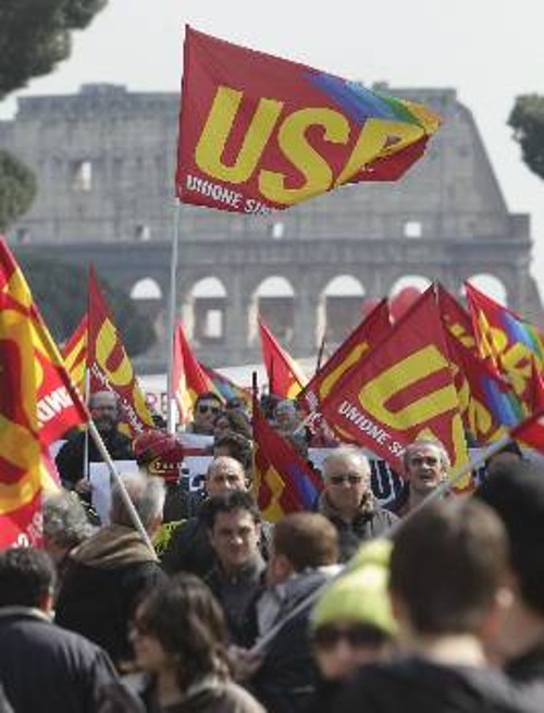 Από φετινή εργατική διαδήλωση στη Ρώμη