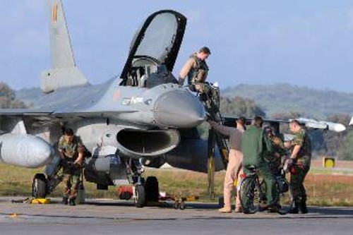Βελγικά μαχητικά αεροσκάφη που συμμετέχουν στο μακελειό στη Λιβύη, «ξαποστένουν» στον Αραξο. Κατά τα άλλα, η Ελλάδα δε συμμετέχει στον πόλεμο, σύμφωνα με την κυβέρνηση...