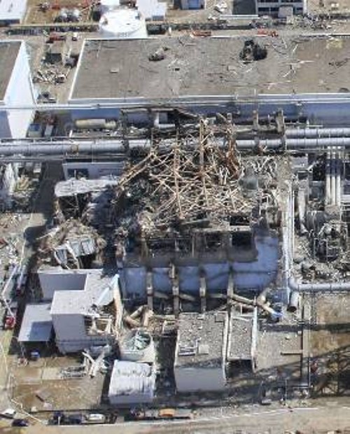 Κατεστραμμένος αντιδραστήρας, ο οποίος εκλύει ραδιενέργεια που έχει φτάσει σε ασύλληπτα ύψη στην ευρύτερη περιοχή