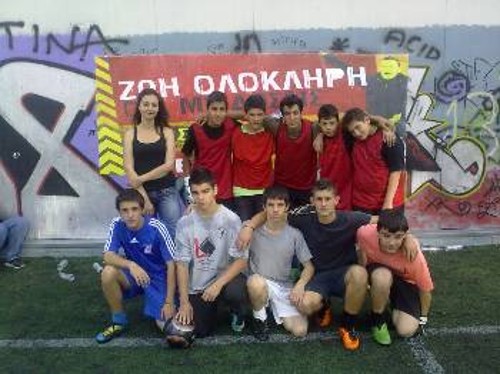 42 ομάδες μαθητών από 9 δήμους της Δυτικής Αττικής συμμετείχαν στο τουρνουά ποδοσφαίρου που διοργάνωσε η ΚΝΕ