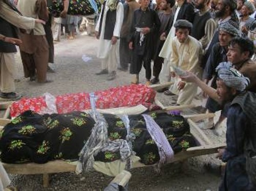 Οι δολοφονίες αμάχων συνεχίζονται στο κατεχόμενο Αφγανιστάν
