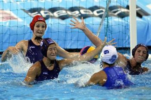 Η επιτυχία της Εθνικής γυναικών στη Σανγκάη δεν μπορεί να κρύψει την πραγματικότητα που επικρατεί στο χώρο της ελληνικής υδατοσφαίρισης