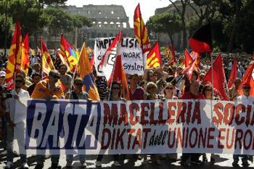 Από πρόσφατη διαδήλωση συνδικάτων βάσης ενάντια στη σφαγή εργασιακών και κοινωνικών δικαιωμάτων