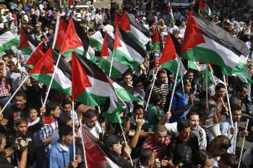 Μαζικές εκδηλώσεις πραγματοποιούνται αυτές τις μέρες στα παλαιστινικά εδάφη στη Δυτική Οχθη