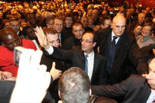 Ο σοσιαλδημοκράτης υποψήφιος Φ. Ολάντ επιχειρεί να χειραγωγήσει τον γαλλικό λαό προβαλλόμενος ως «καλύτερος διαχειριστής»