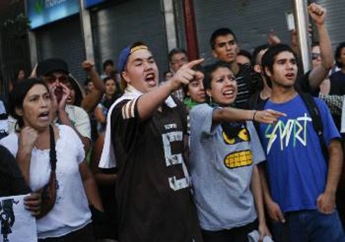 Από τις κινητοποιήσεις στο Σαντιάγκο που στηρίζουν τον αγώνα των λαϊκών οργανώσεων της Παταγωνίας
