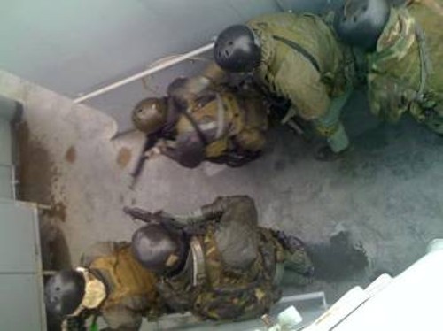 Συνεκπαίδευση σε «αστικό περιβάλλον» το Φλεβάρη του 2012 στο Μεγάλο Πεύκο ανδρών των ελληνικών υποβρυχίων καταστροφών με Αμερικανούς μέλη των ομάδων SEALS που εξόντωσαν τον Μπιν Λάντεν