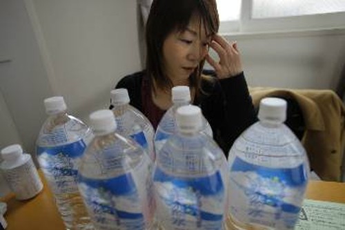 Οι κάτοικοι της Φουκουσίμα που χρησιμοποιούν μόνον εμφιαλωμένο νερό...