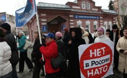 Από τις τελευταίες κινητοποιήσεις (11/4) στην πόλη - γενέτειρα του Λένιν, Ολιανόφσκ, ενάντια στην παρουσία του ΝΑΤΟ στη Ρωσία