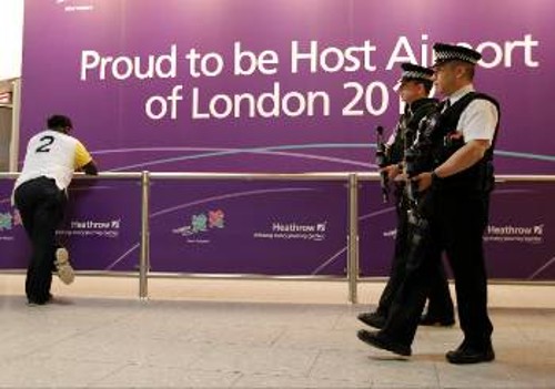 Πολεμική επιχείρηση θυμίζουν τα μέτρα ασφαλείας στο Λονδίνο