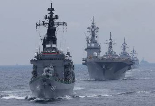 Η Ιαπωνία αυξάνει το τελευταίο διάστημα τα στρατιωτικά γυμνάσια και την αμυντική συνεργασία όχι μόνο με τις ΗΠΑ αλλά και με χώρες της περιοχής...