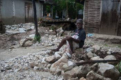 Τραγική είναι η κατάσταση σε όλη την Καραϊβική (εδώ Αϊτή) ενώ με πλημμύρες απειλούνται οι ΗΠΑ