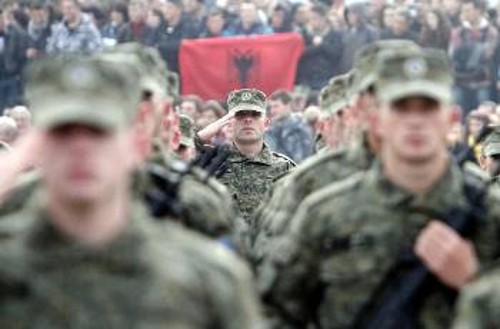 Ο στρατός του Κοσσυφοπεδίο, πρώην Ουτσεκάδες, που στήριξαν οι ιμπεριαλιστές κατά τη διάλυση της ενιαίας Γιουγκοσλαβίας