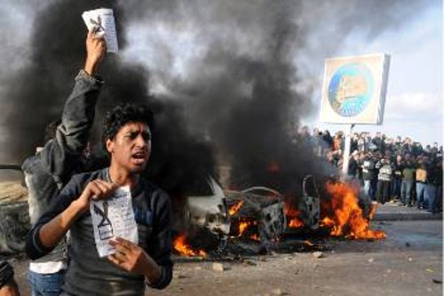 Οι συγκρούσεις συνεχίστηκαν την Παρασκευή στην Αλεξάνδρεια και άλλες πόλεις