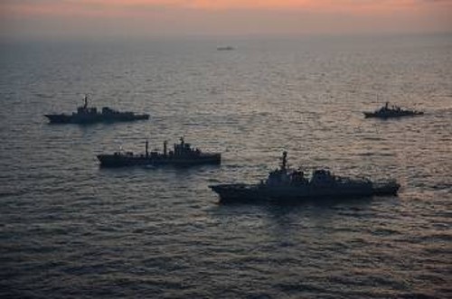 Αμερικανικά και νοτιοκορεατικά πολεμικά πλοία στη διάρκεια κοινών γυμνασίων που πραγματοποίησαν στις αρχές του μήνα