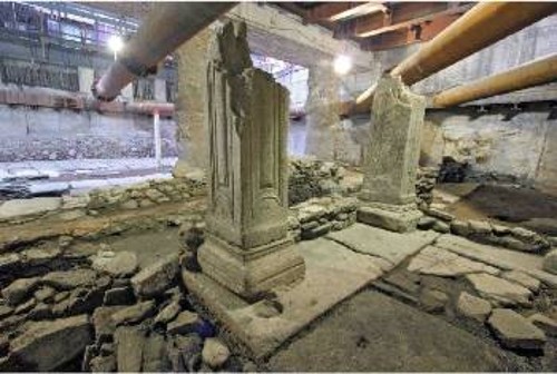 Μέρος των αρχαιοτήτων που βρέθηκαν στο σταθμό «Ε. Βενιζέλου», τις οποίες η «Αττικό Μετρό» και το ΥΠΠΟ θέλουν να ξεπαστρέψουν...