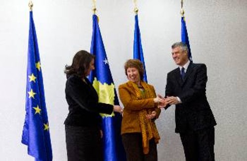 Περίσσεψαν τα χαμόγελα της εκπροσώπου της ΕΕ με τους εκπροσώπους των Κοσσοβάρων Αλβανών